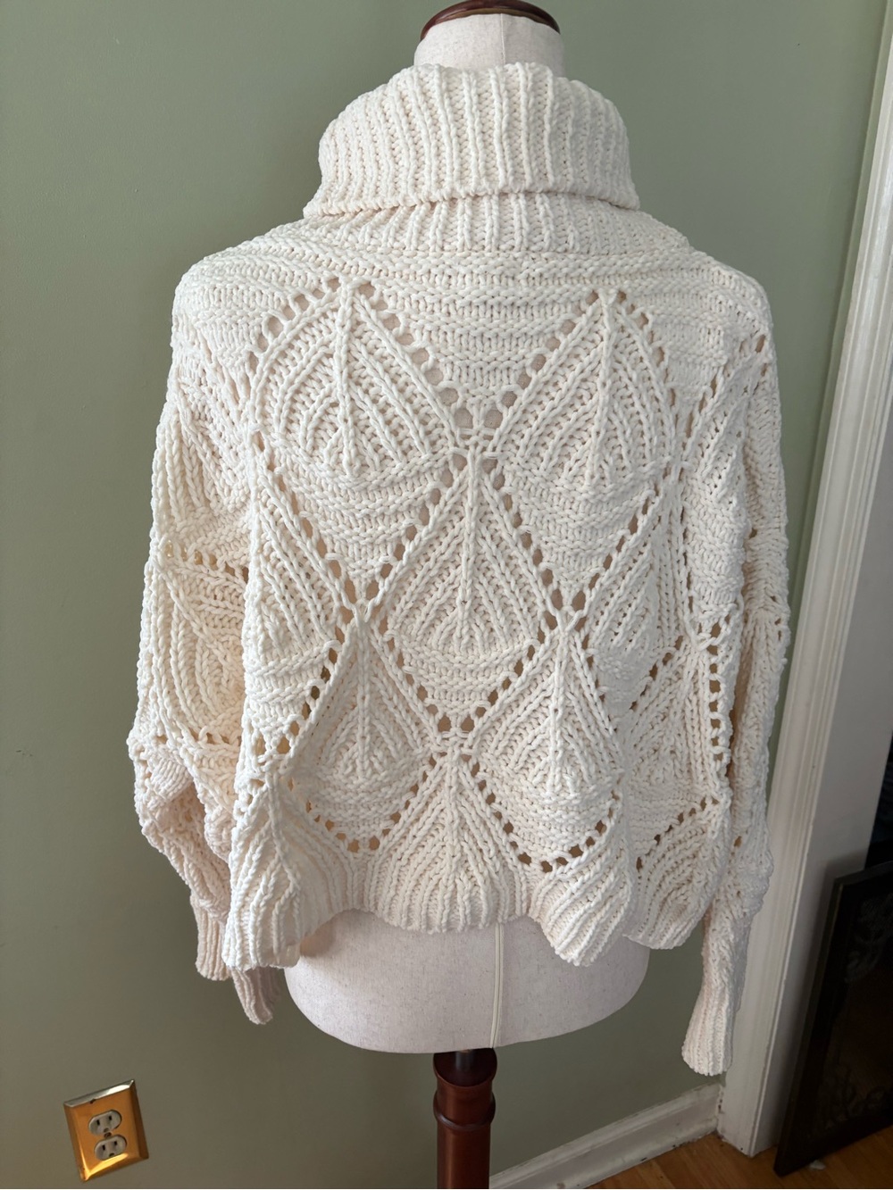 POL Open-Work Cable-Knit Cropped Turtleneck Sweater. Cream Size Small. Nice! - Picture 2 of 16